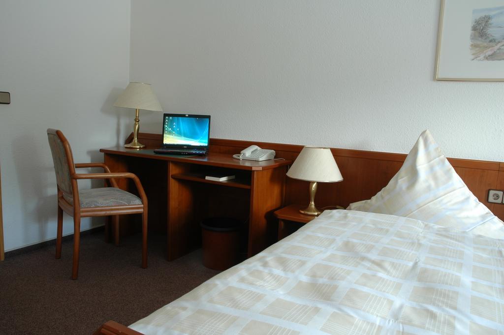 Hotel Heyder Burscheid Eksteriør billede